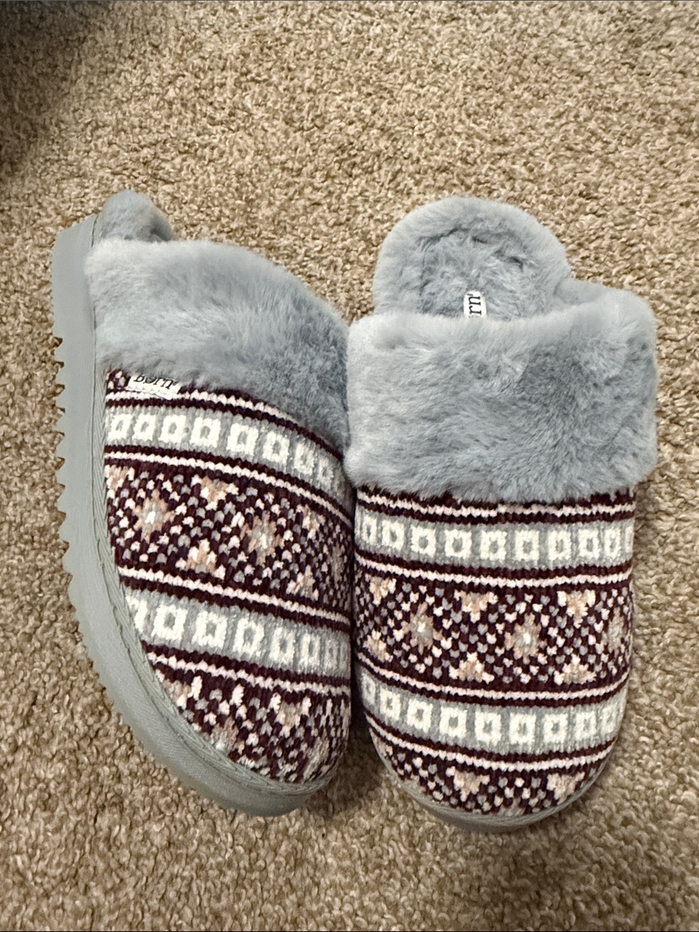 Born Women's Gray Faux-Fur Clog Slippers with Plum Patterned Knit so soft 7/8